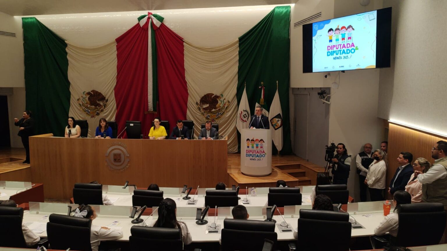 Más de 30 mil trabajadores participarán en el desfile del 1 de mayo en ...